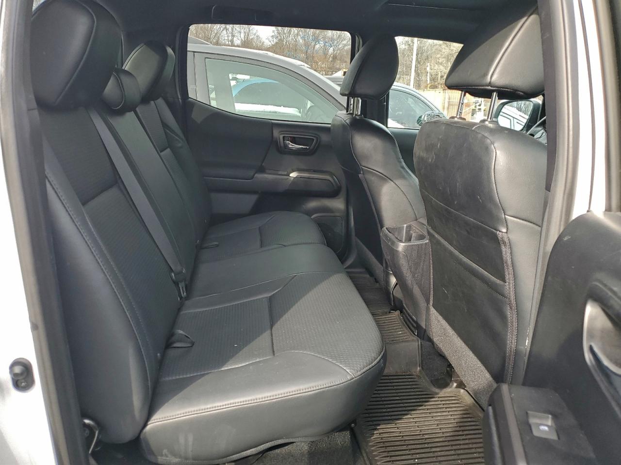 Toyota Tacoma Double Cab Image 7