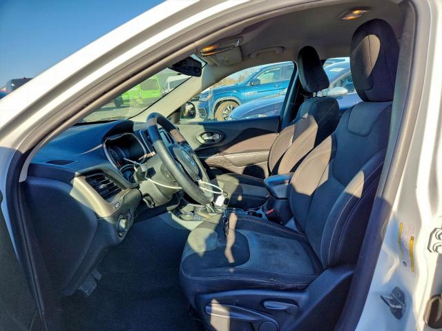 Jeep Grand Cherokee Sport Image 9