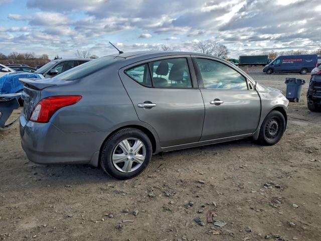 Nissan Versa S Image 4