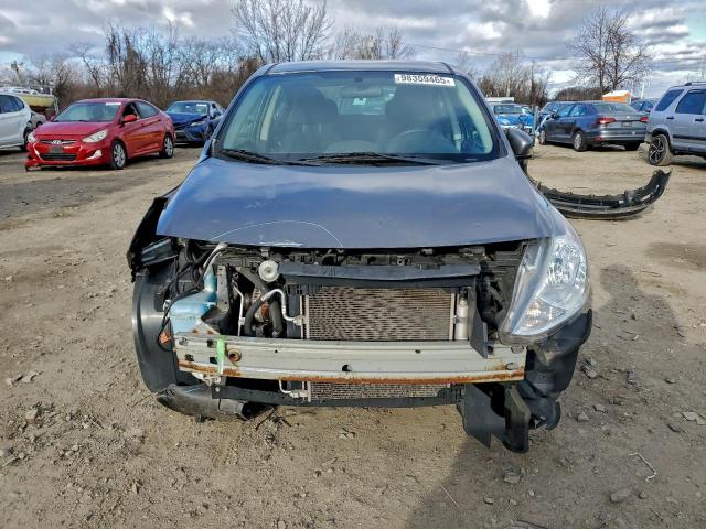 Nissan Versa S Image 5