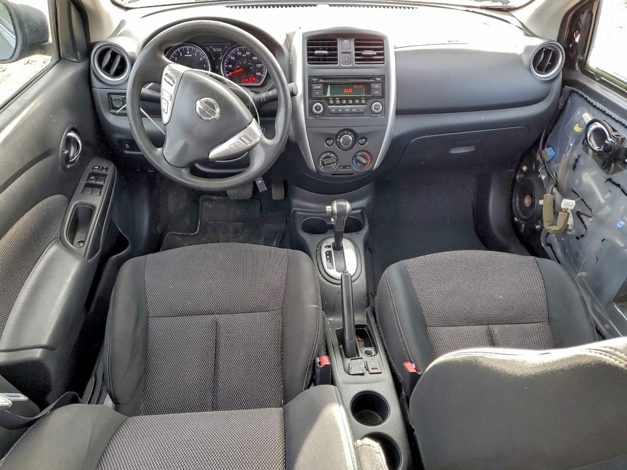 Nissan Versa S Image 12