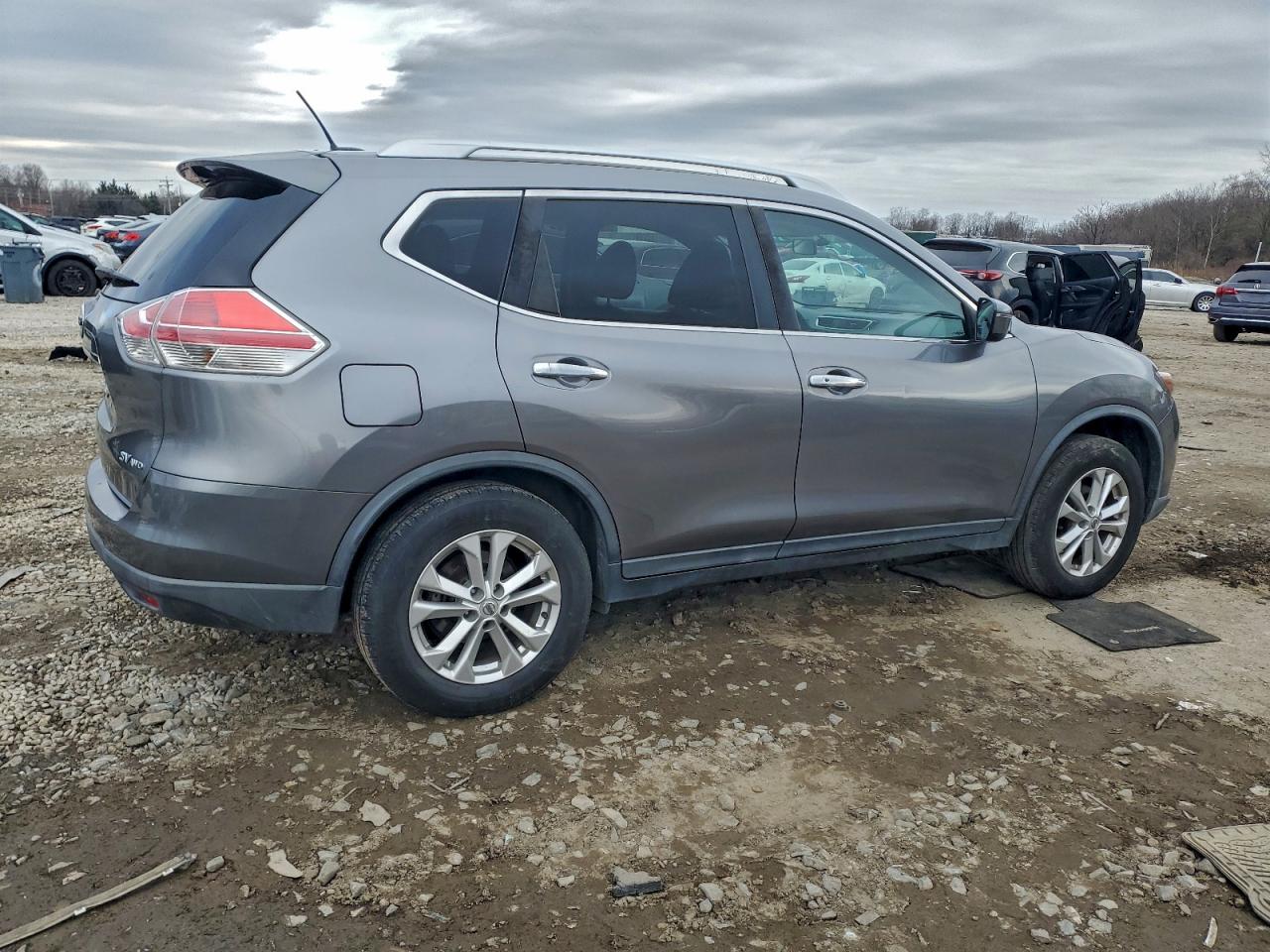 Nissan Rogue S Image 9