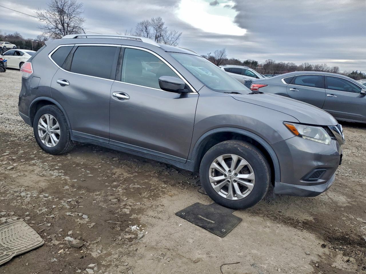 Nissan Rogue S Image 6