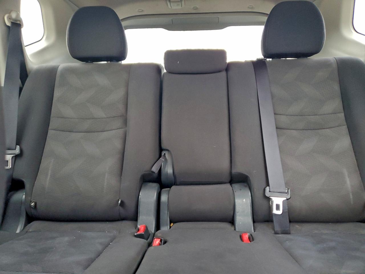 Nissan Rogue S Image 11