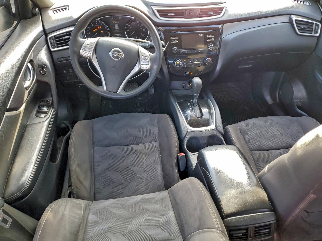 Nissan Rogue S Image 4
