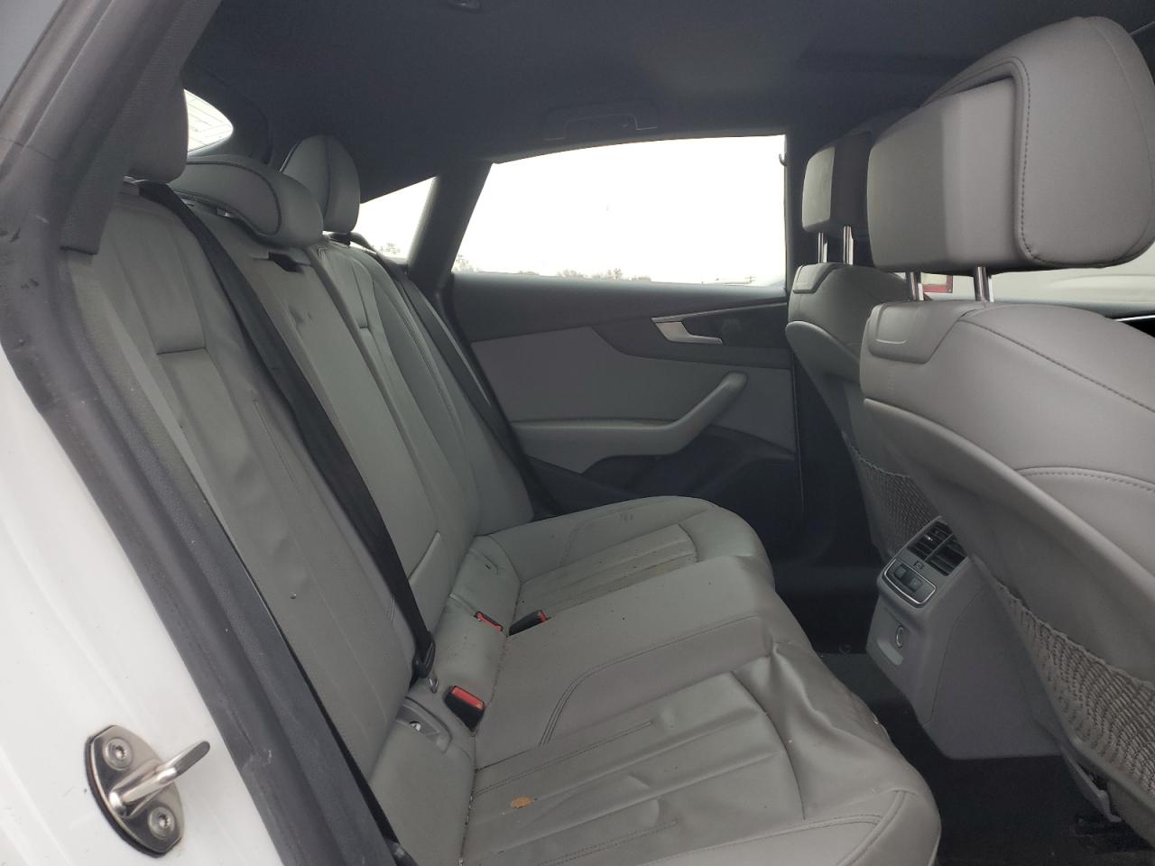 Audi A5 Premium 45 Image 4