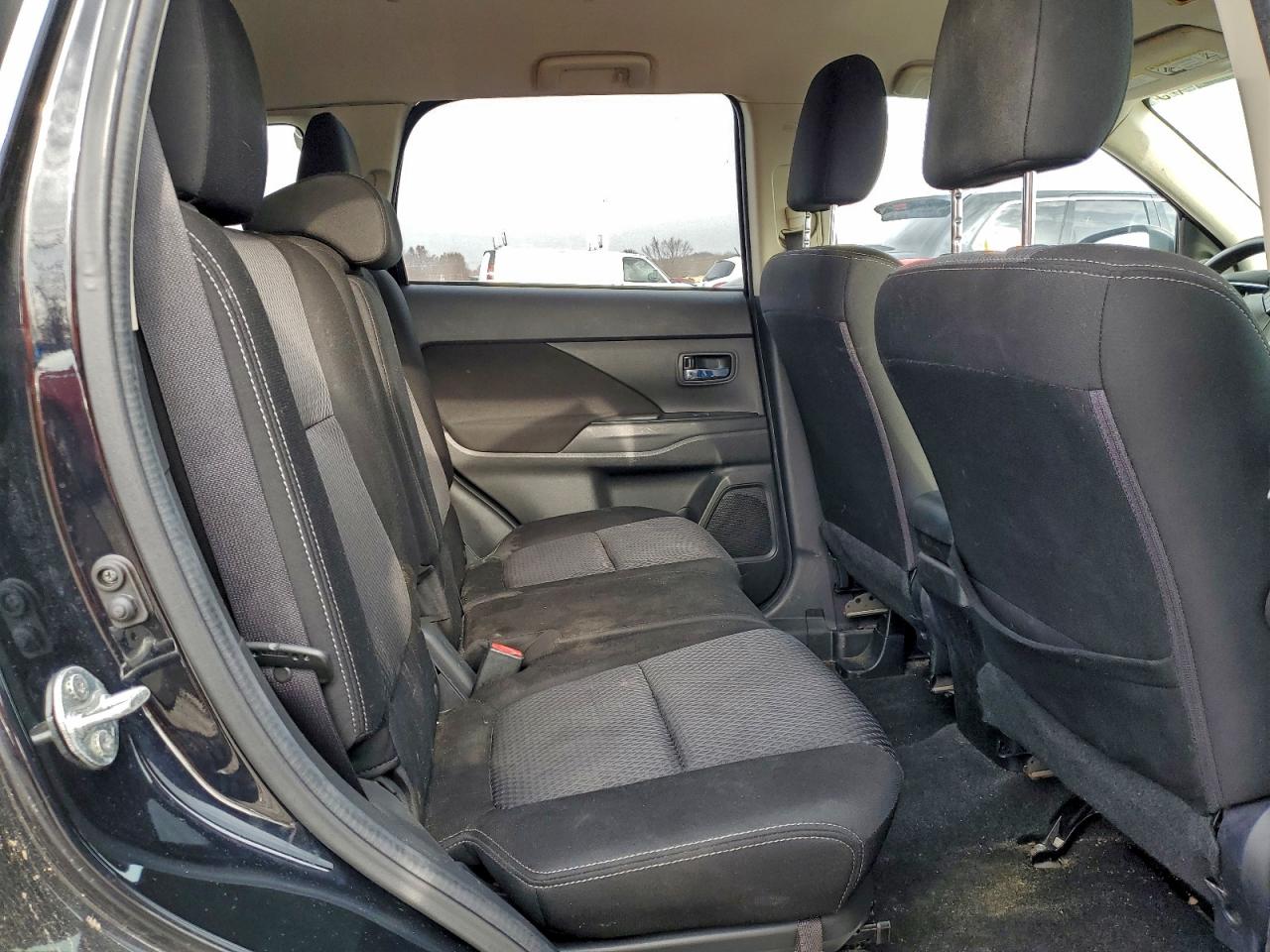 Mitsubishi Outlander Es Image 5