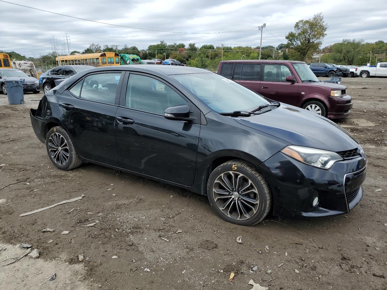 Toyota Corolla L Image 2