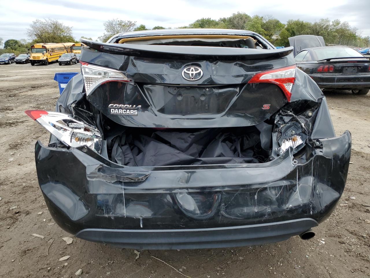 Toyota Corolla L Image 6