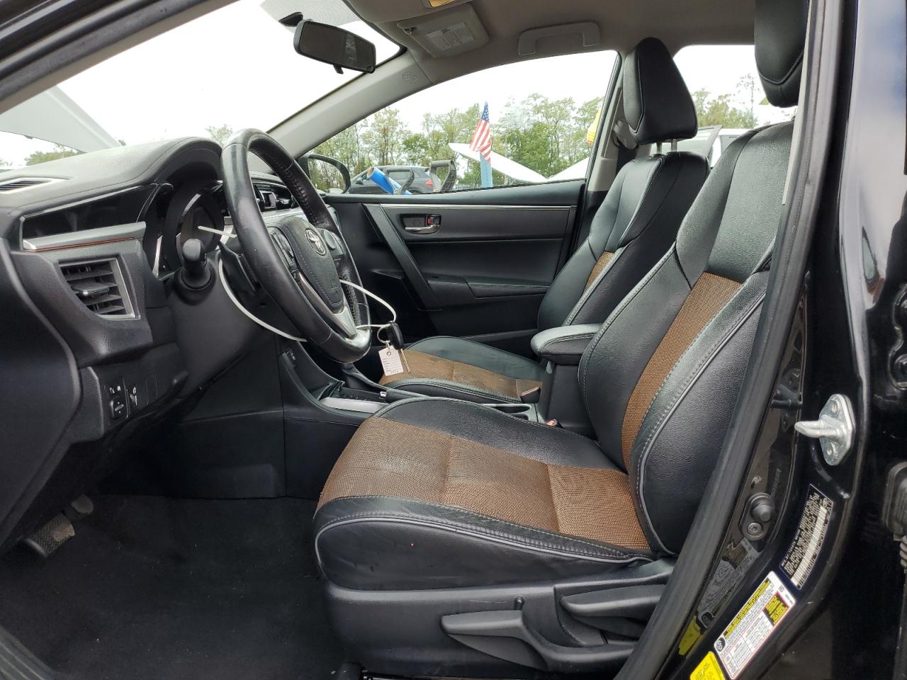 Toyota Corolla L Image 10