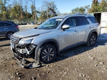  Salvage Nissan Pathfinder