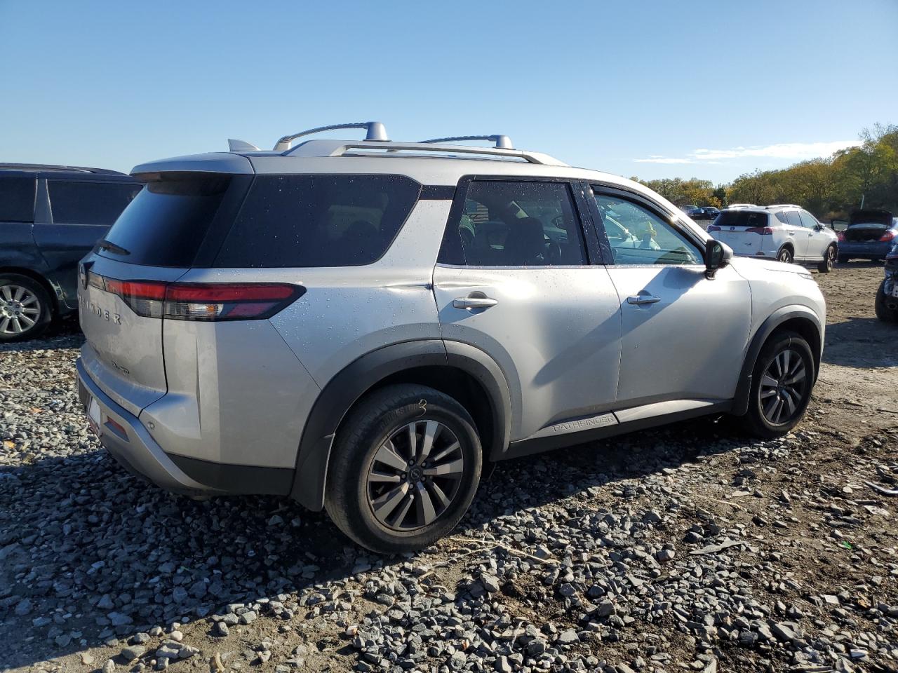 Nissan Pathfinder Sl Image 7