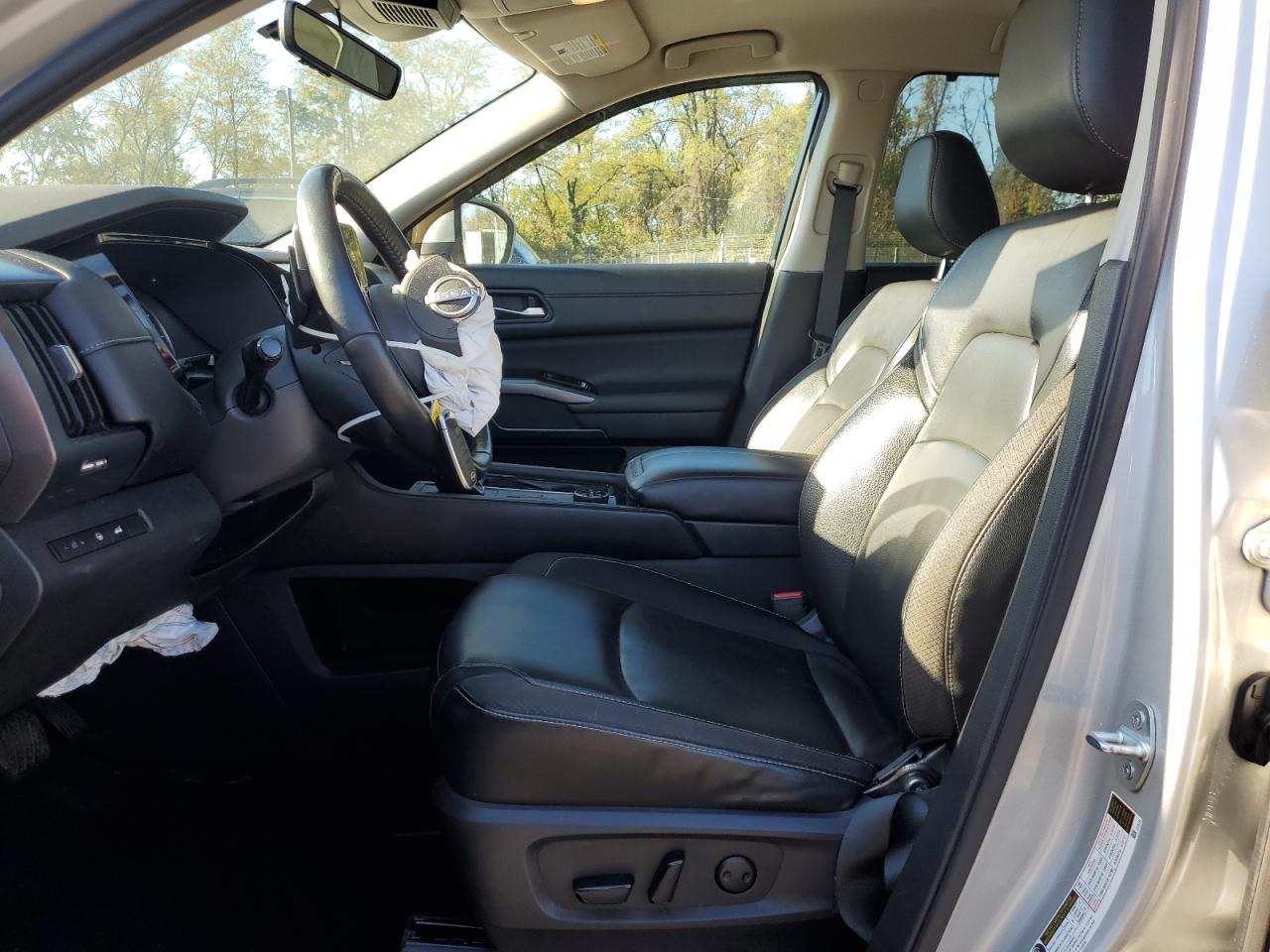 Nissan Pathfinder Sl Image 11