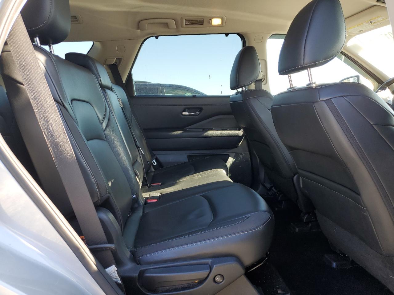 Nissan Pathfinder Sl Image 13