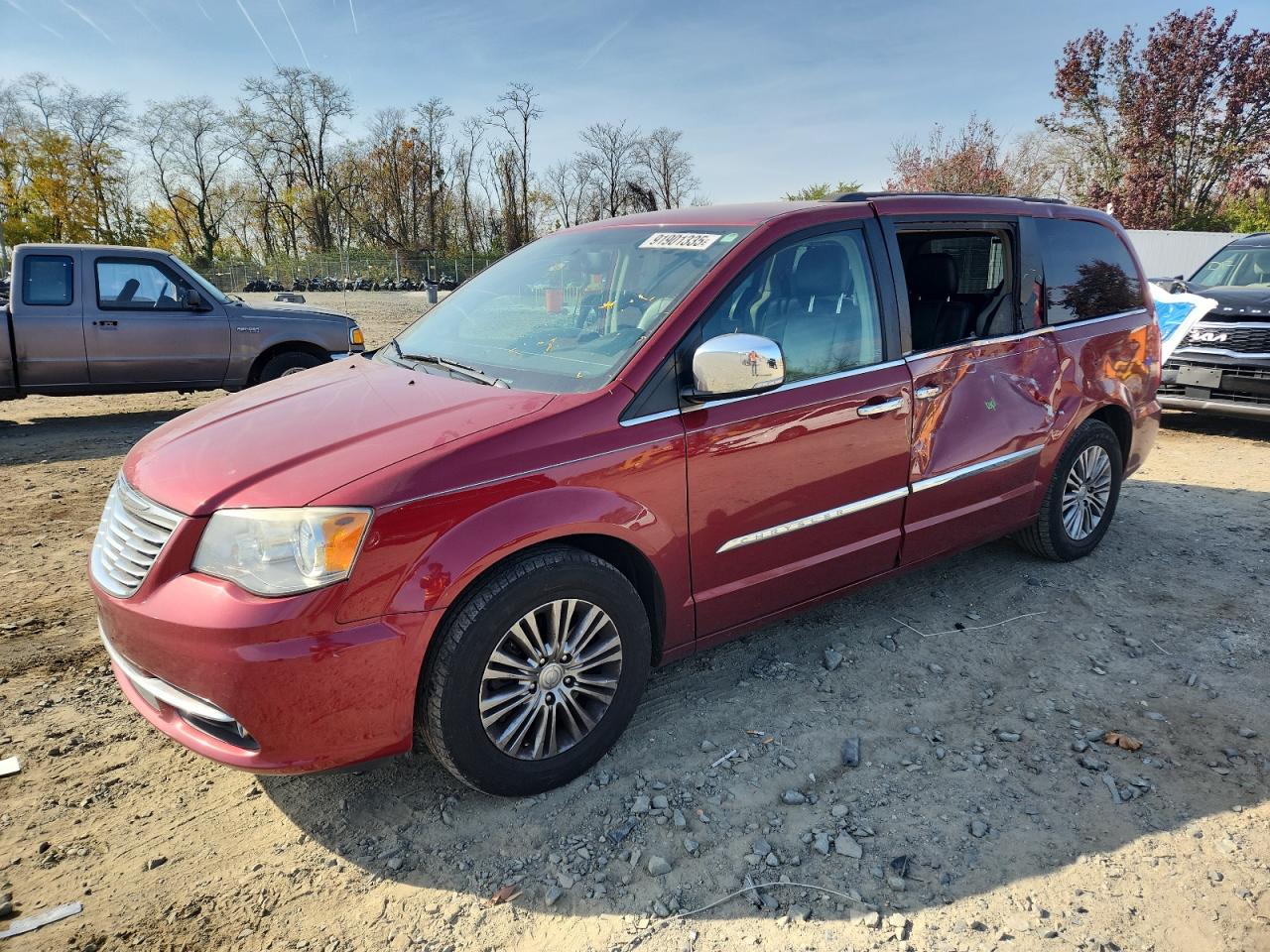 Chrysler Minivan Touring L Image 1