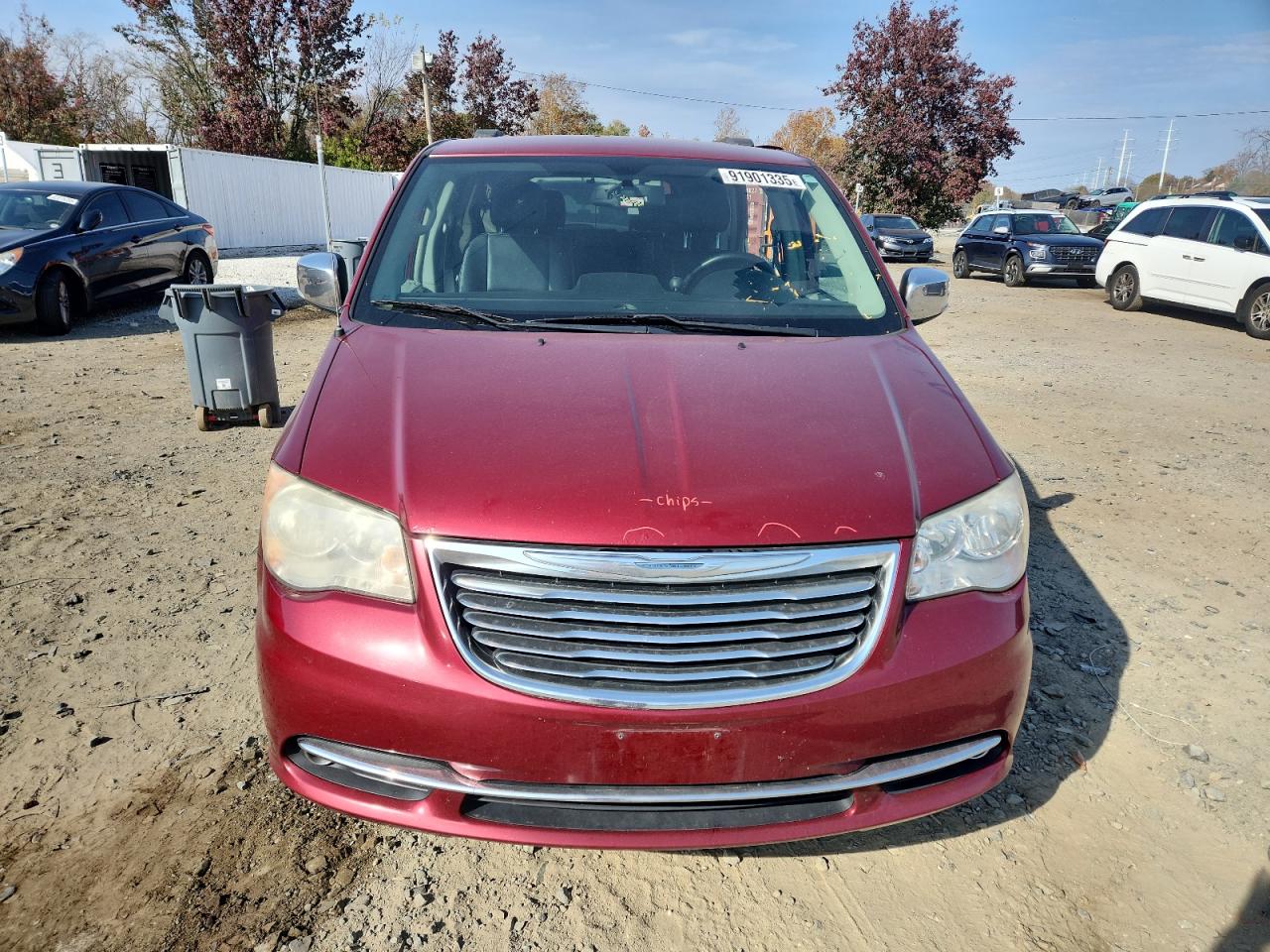 Chrysler Minivan Touring L Image 4