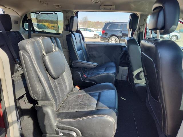 Chrysler Minivan Touring L Image 2