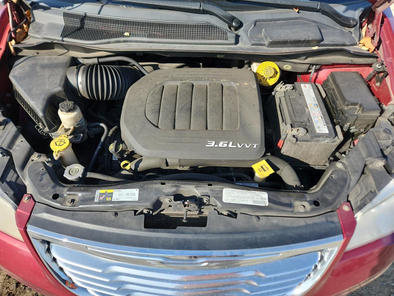 Chrysler Minivan Touring L Image 9