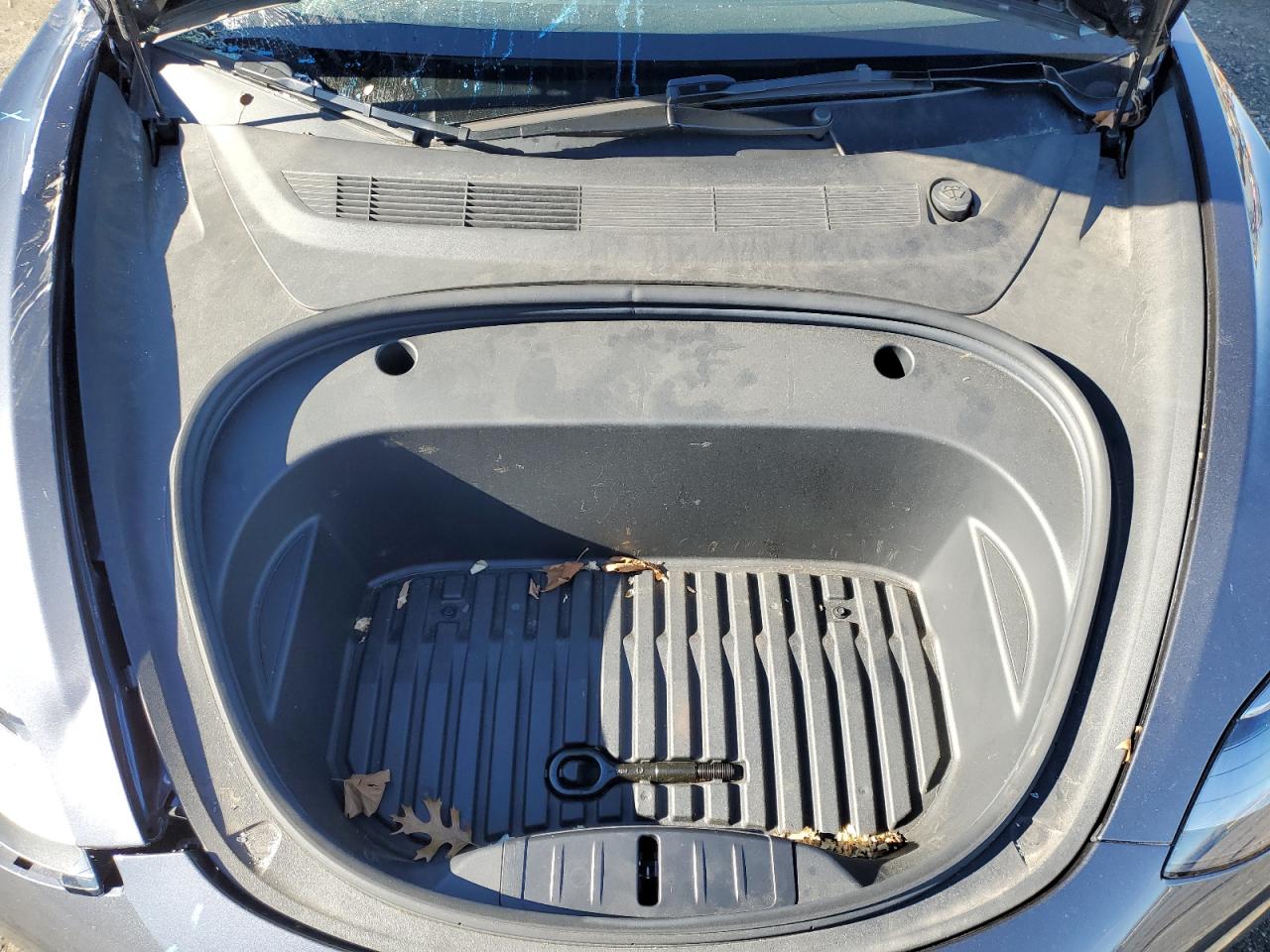 Tesla Model 3 Image 6