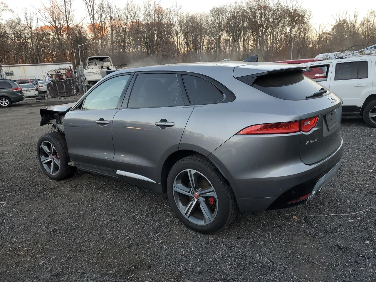 Jaguar F-PACE S Image 2