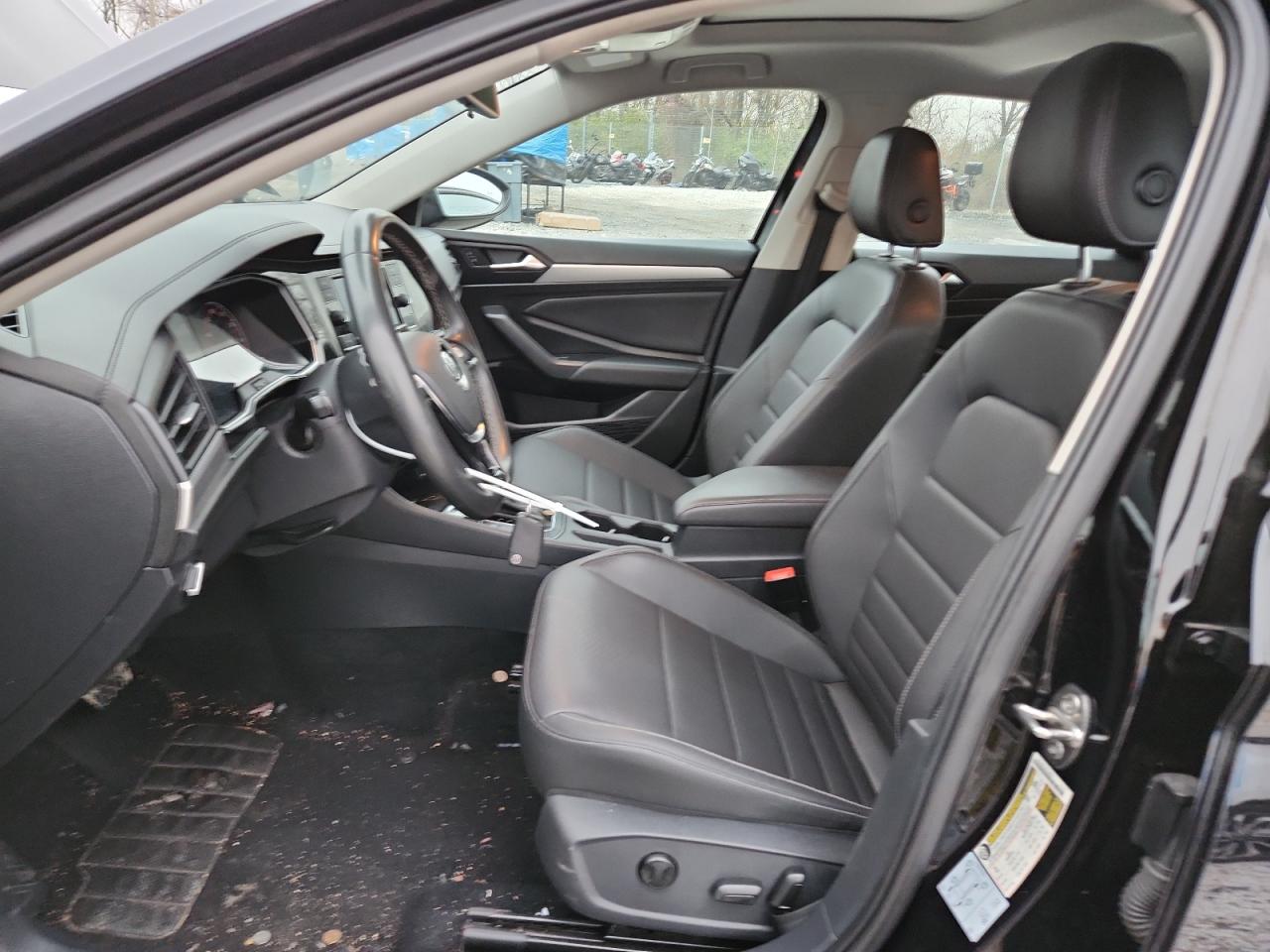 Volkswagen Jetta S Image 11