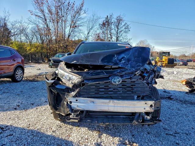 Toyota RAV4 Le Image 10