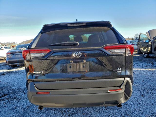 Toyota RAV4 Le Image 5