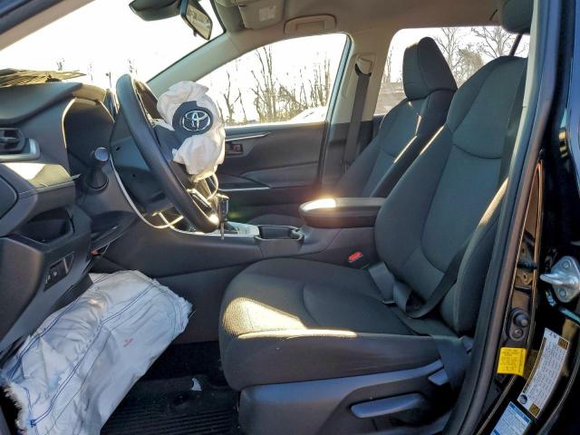 Toyota RAV4 Le Image 6