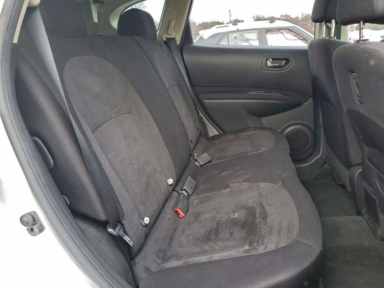 Nissan Rogue S Image 7