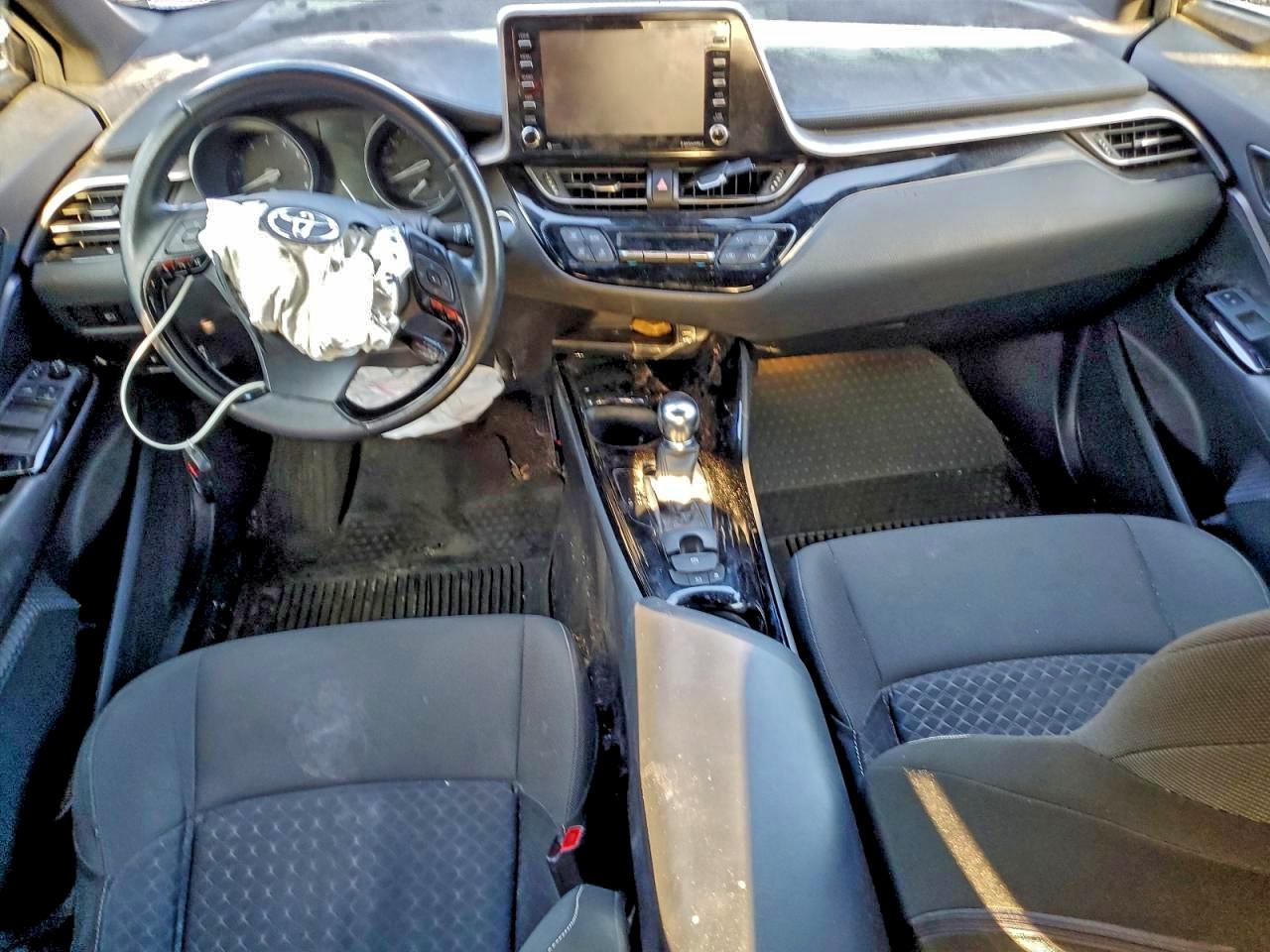 Toyota C-HR Xle Image 8