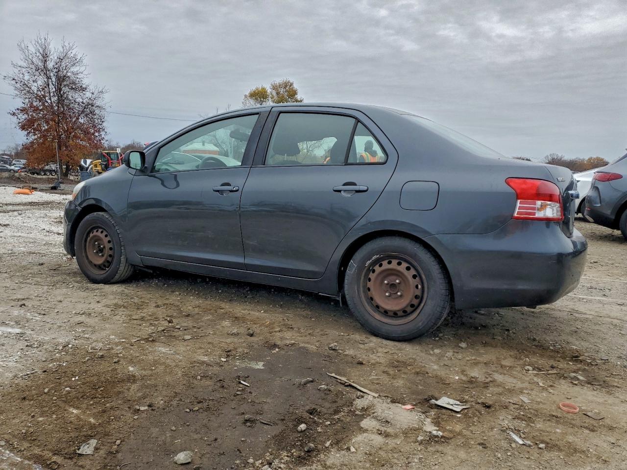 Toyota Yaris Image 8