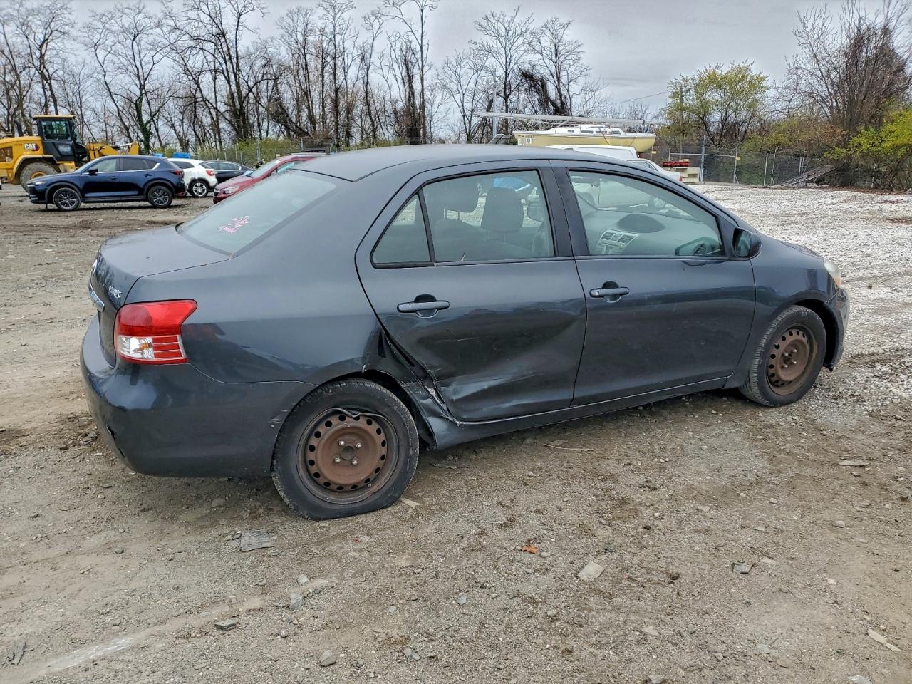 Toyota Yaris Image 2