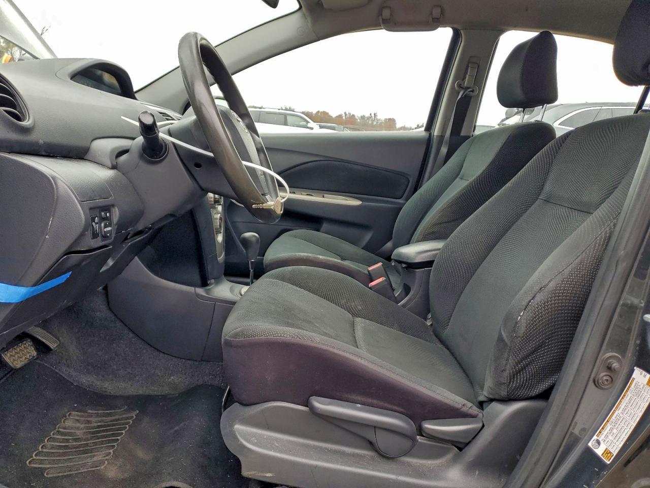 Toyota Yaris Image 6