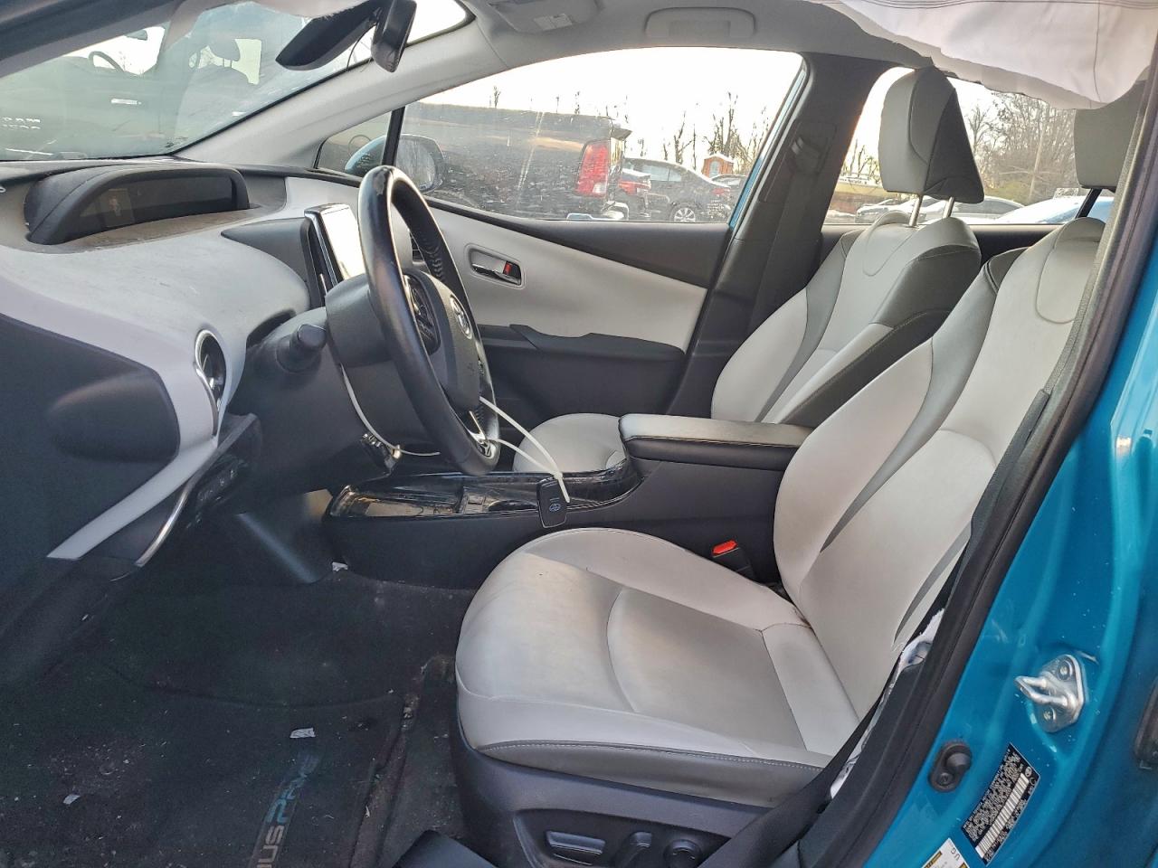 Toyota Prius Le Image 2