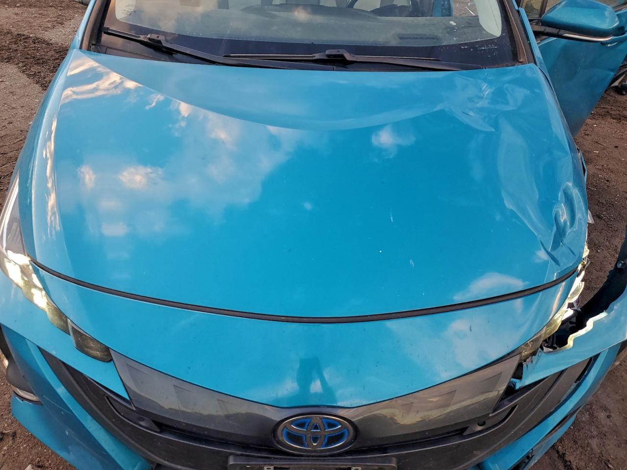 Toyota Prius Le Image 9