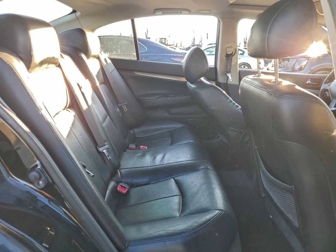 INFINITI G37 Image 9