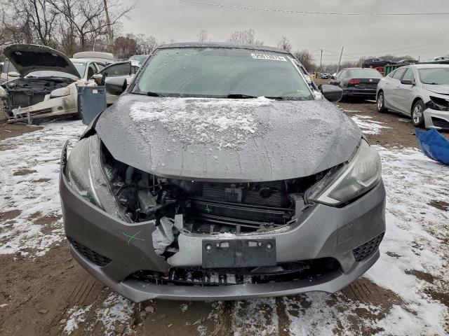 Nissan Sentra S Image 2