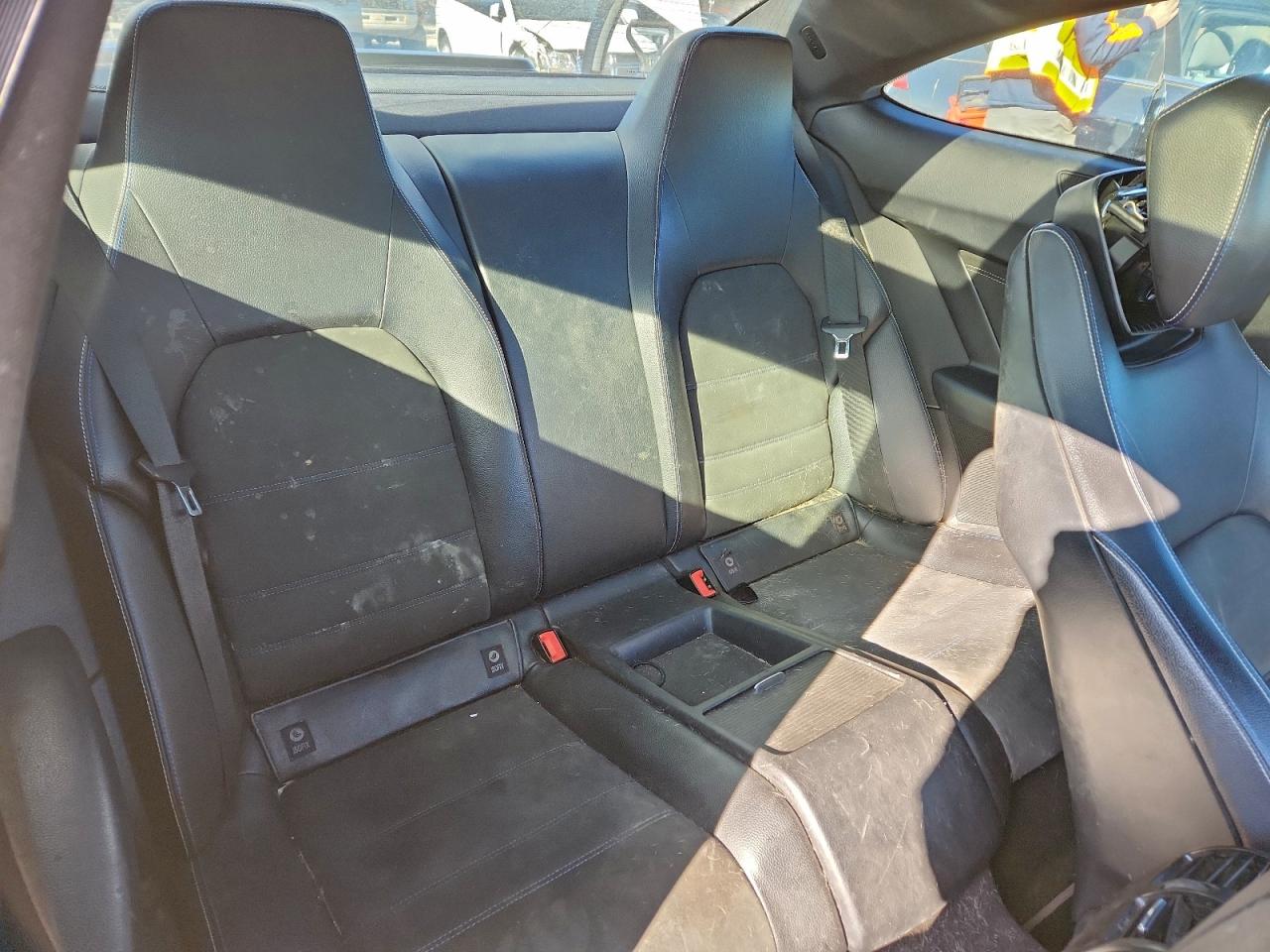 Mercedes-Benz C-Class 250 Image 2