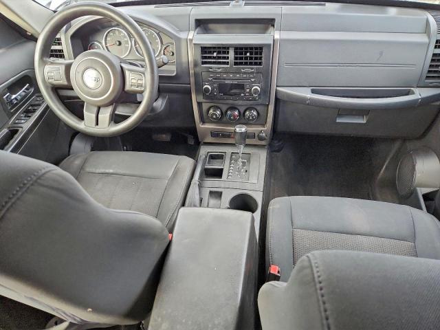 Jeep Liberty Sport Image 8