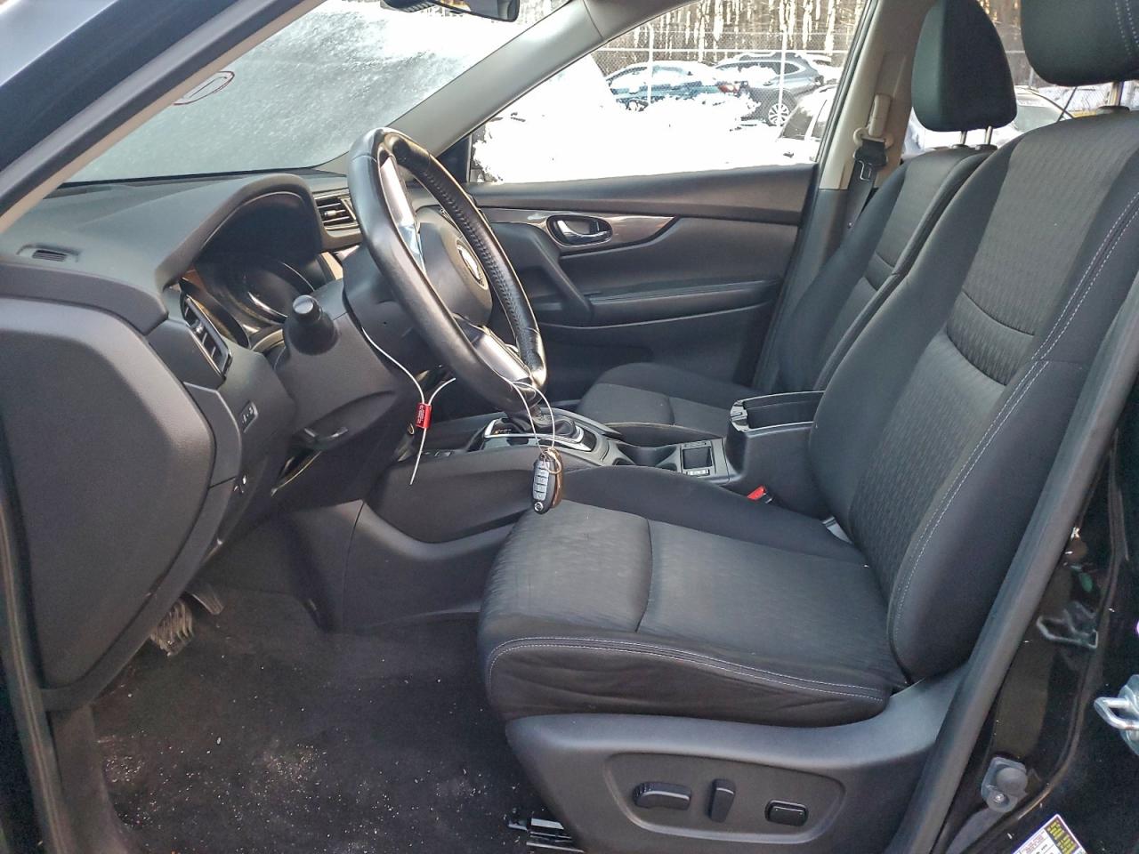 Nissan Rogue S Image 6