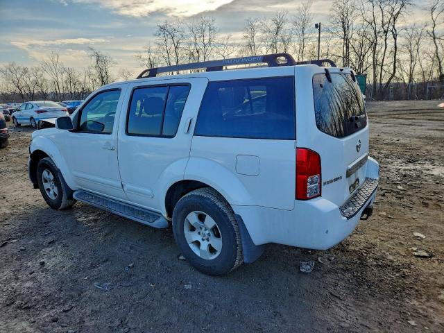 Nissan Pathfinder Le Image 3