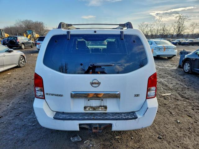 Nissan Pathfinder Le Image 4