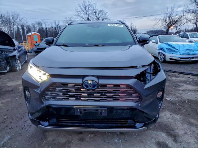 Toyota RAV4 Xse Image 12