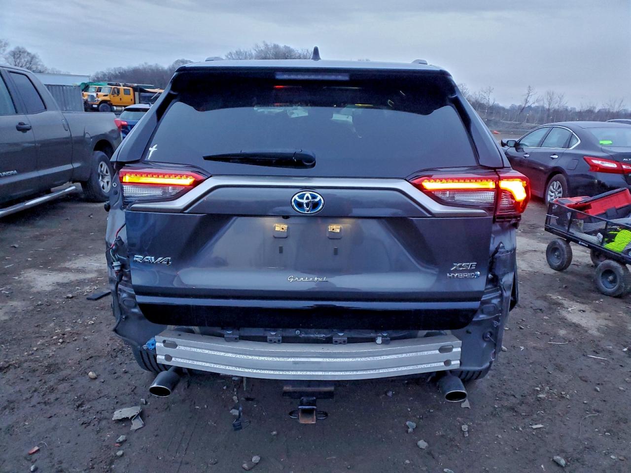 Toyota RAV4 Xse Image 7