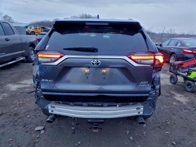 Toyota RAV4 Xse Image 7