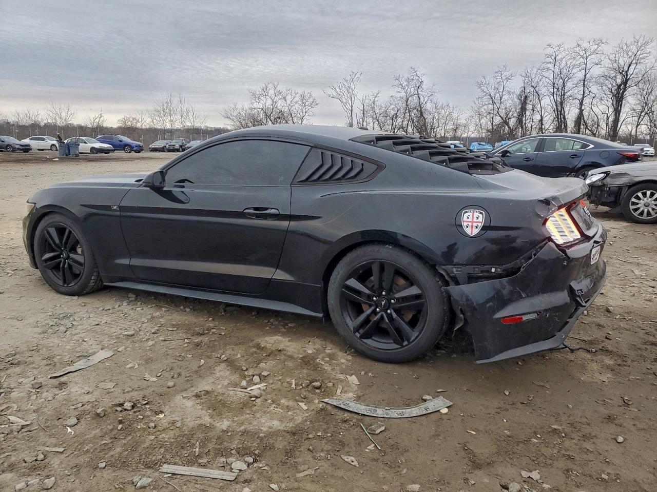 Ford Mustang Image 2