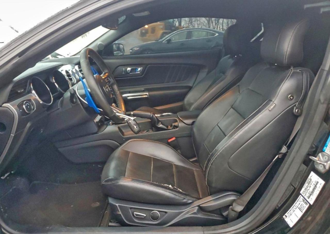 Ford Mustang Image 10