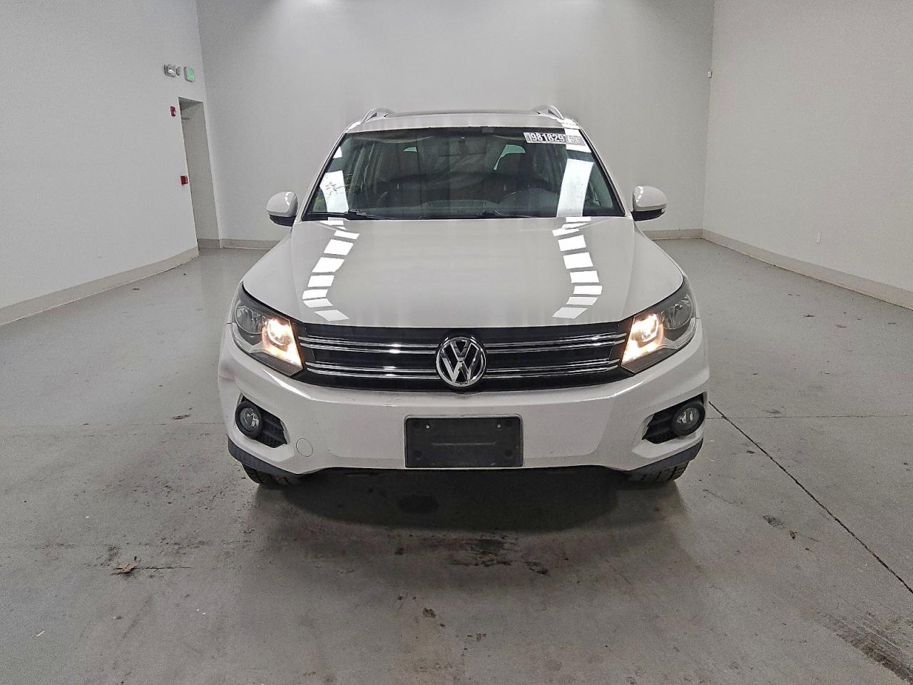 Volkswagen Tiguan S Image 3