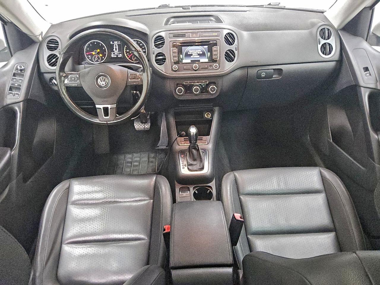 Volkswagen Tiguan S Image 2