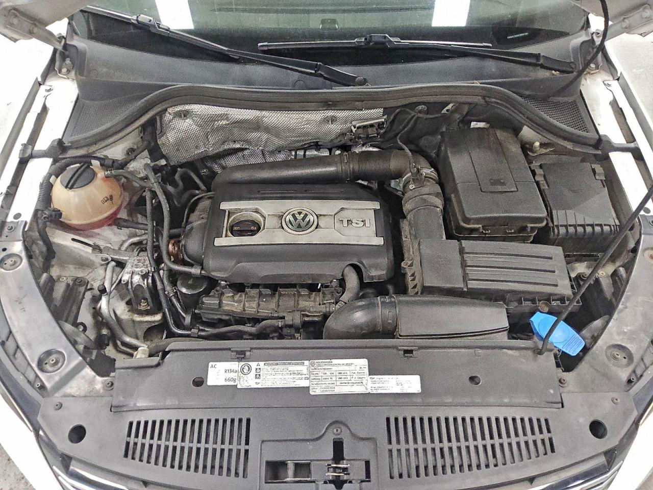 Volkswagen Tiguan S Image 11